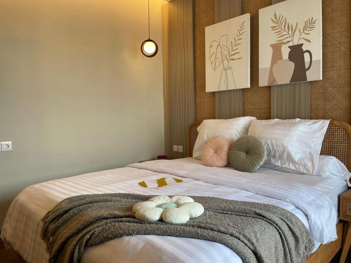 Stay.Vie Hotel Surabaya Luaran gambar