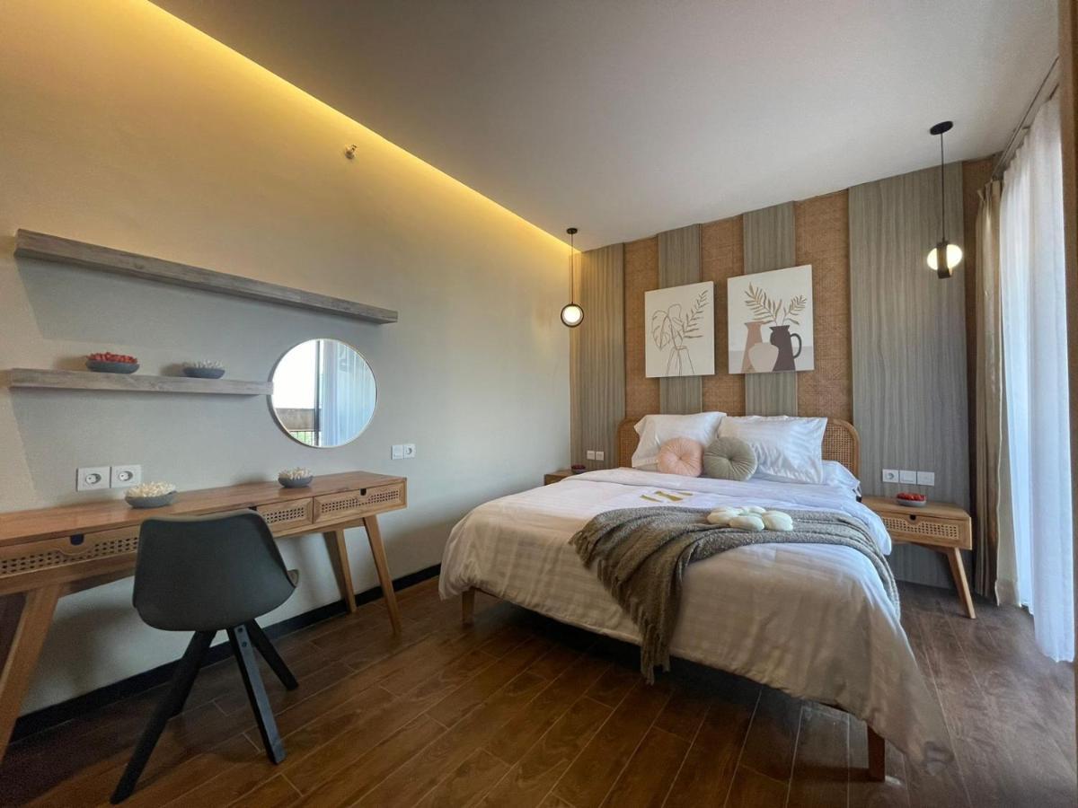 Stay.Vie Hotel Surabaya Luaran gambar