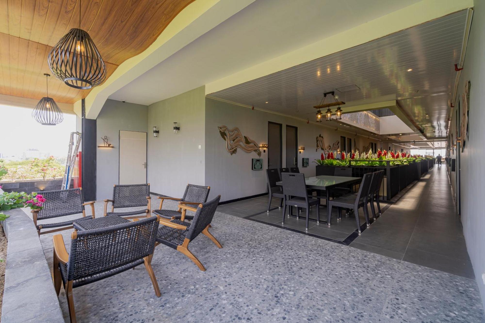 Stay.Vie Hotel Surabaya Luaran gambar