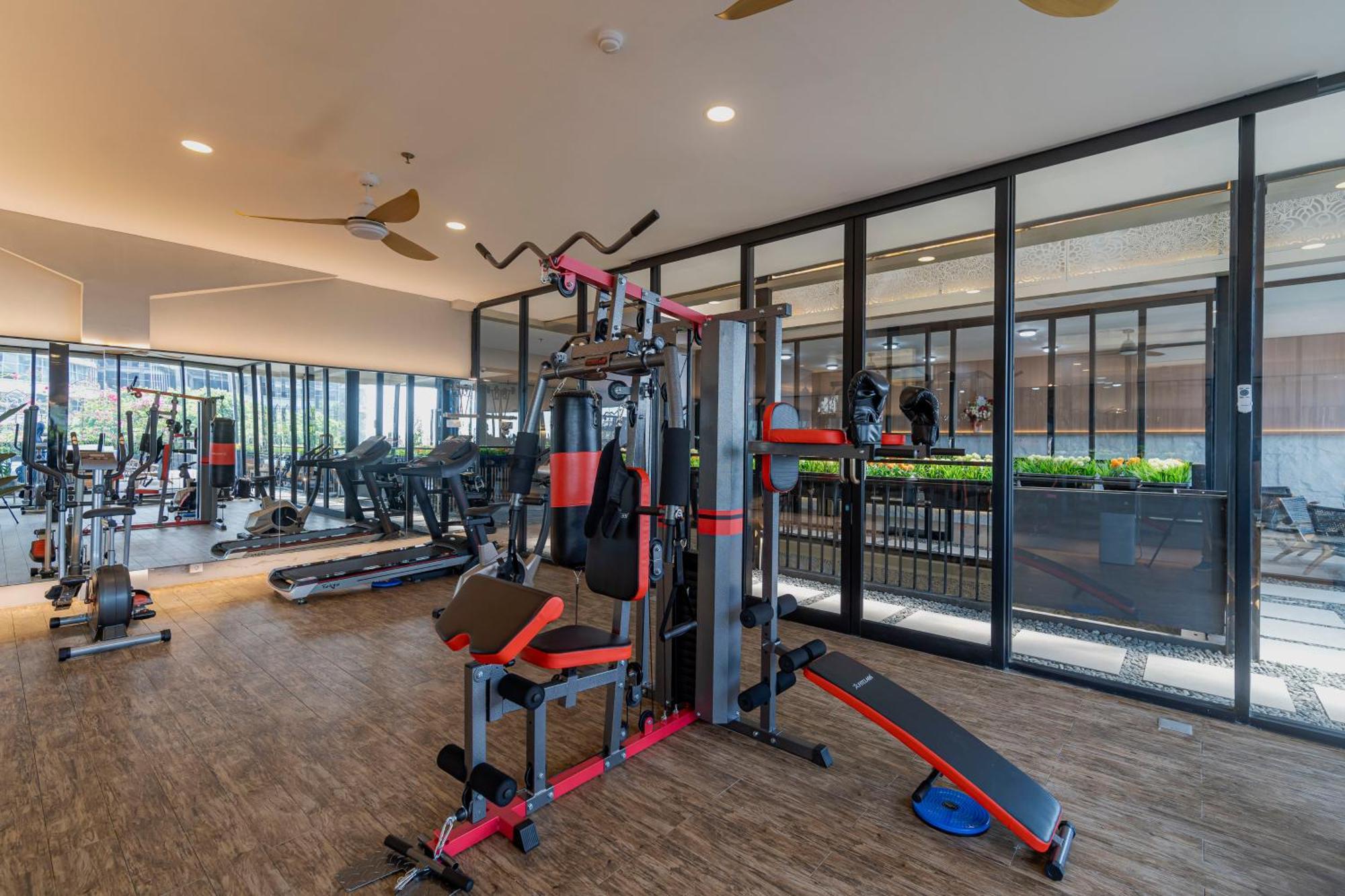 Stay.Vie Hotel Surabaya Luaran gambar
