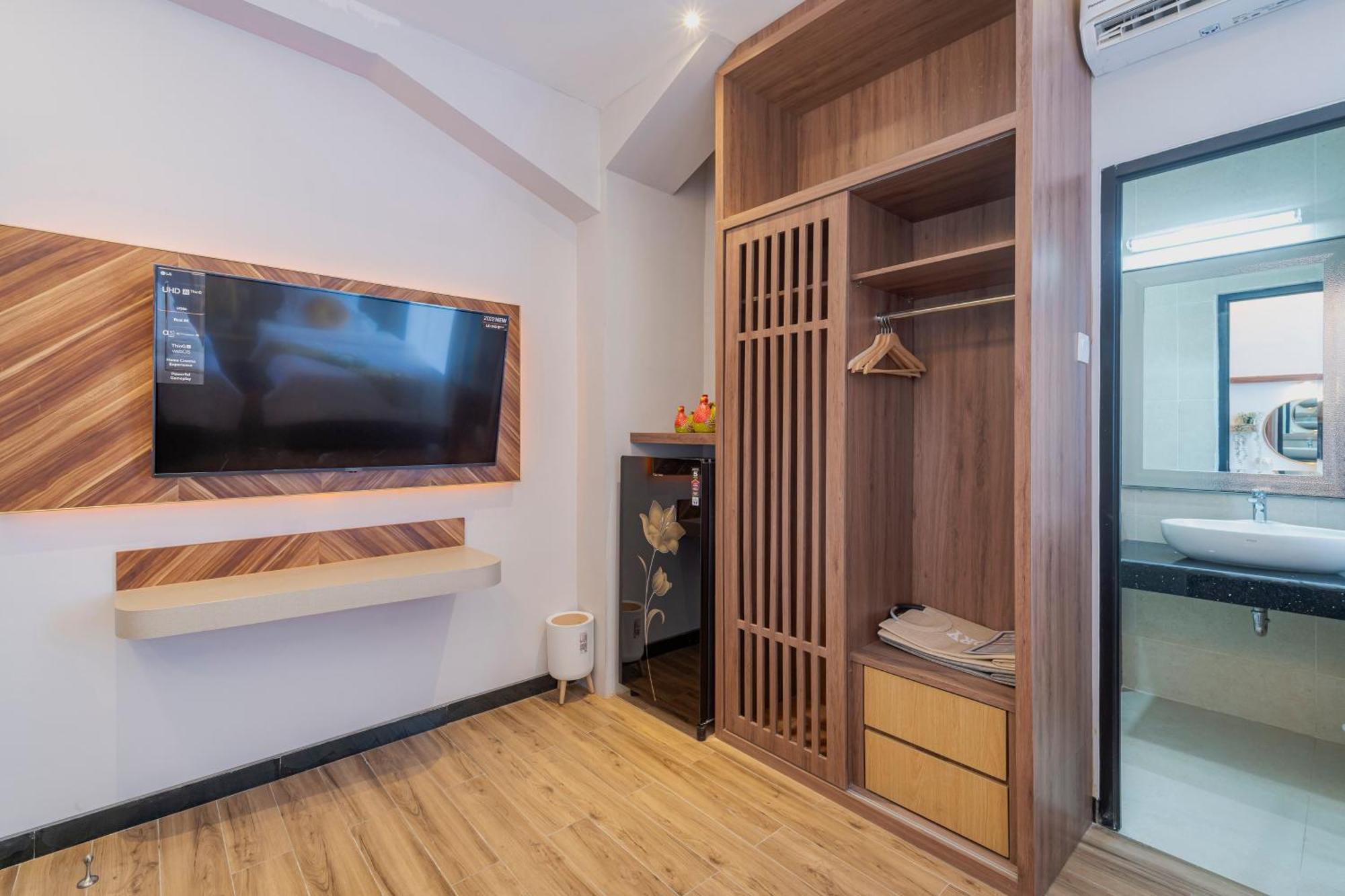 Stay.Vie Hotel Surabaya Luaran gambar