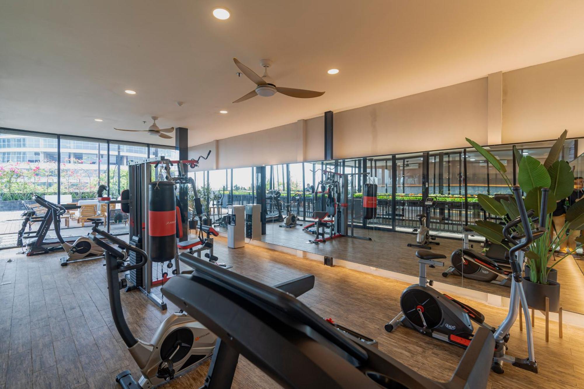 Stay.Vie Hotel Surabaya Luaran gambar