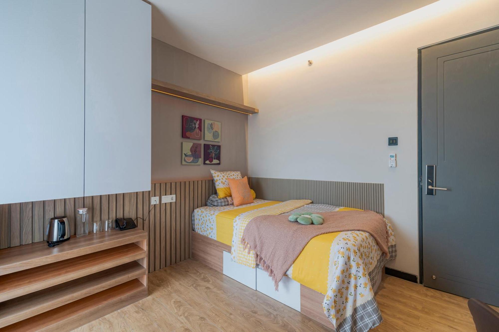 Stay.Vie Hotel Surabaya Luaran gambar