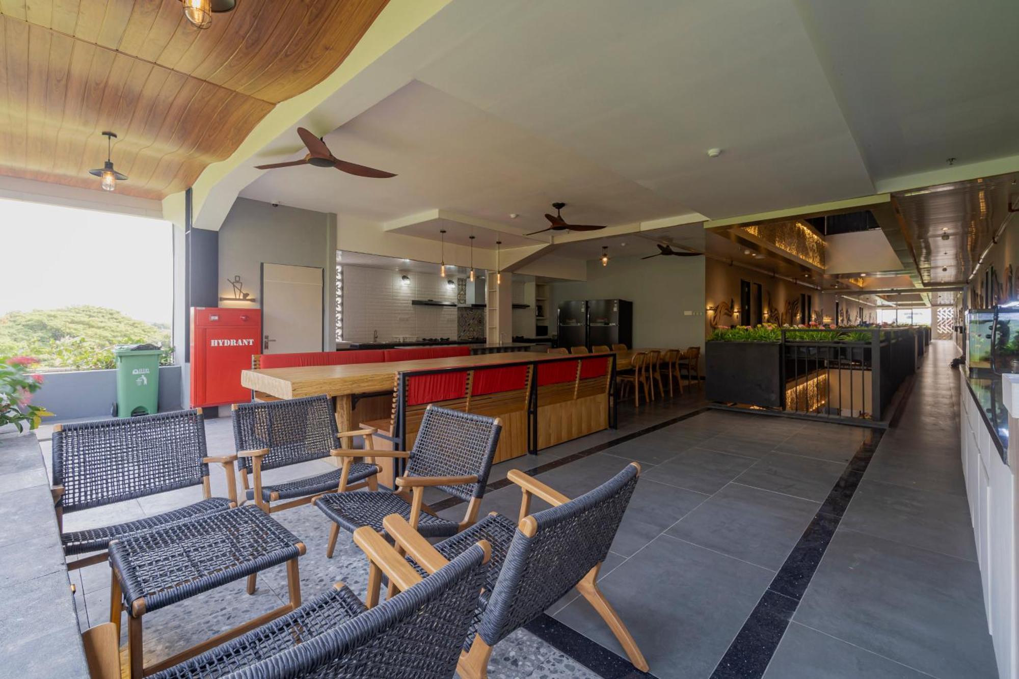 Stay.Vie Hotel Surabaya Luaran gambar