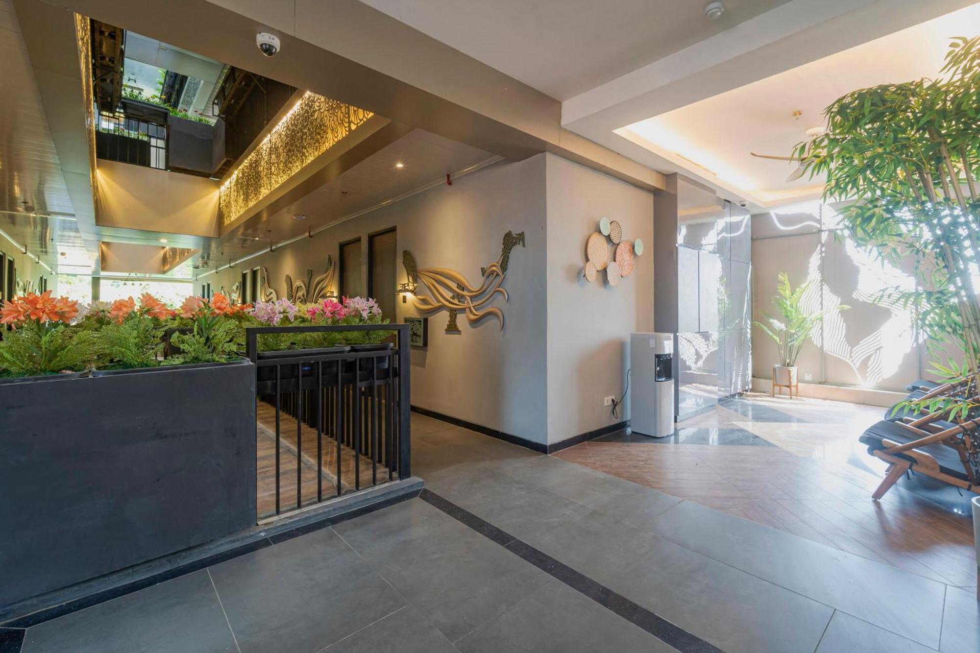 Stay.Vie Hotel Surabaya Luaran gambar