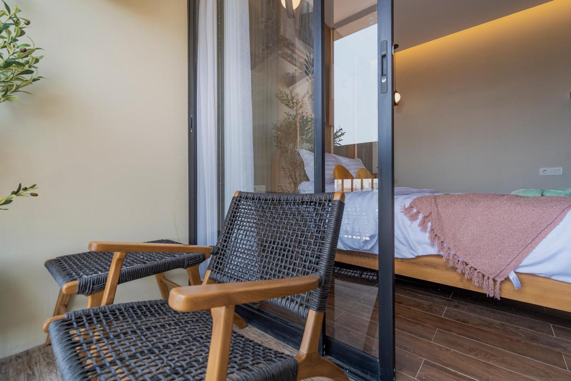Stay.Vie Hotel Surabaya Luaran gambar